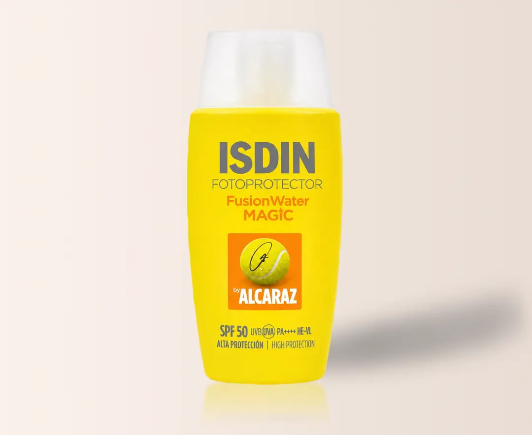 ضد آفتاب فیوژن واتر مجیک آلکاراز ایزدین با SPF 50، برای فعالیتهای ورزشی و زمان طولانی زیر آفتاب